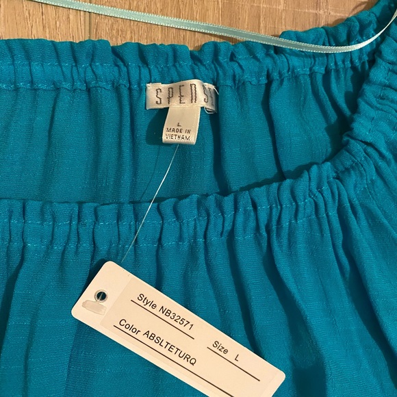 -NWT! Women’s flowy blouse size L so cute! - Picture 2 of 2